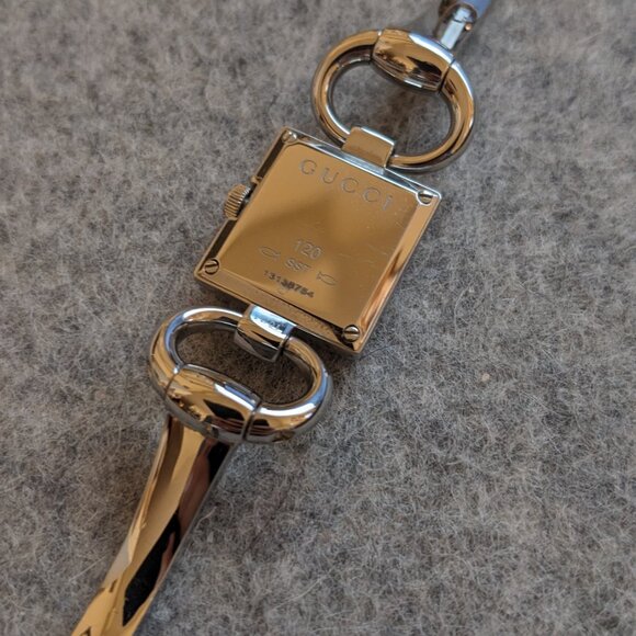 Authentic Gucci Women's Bangle Watch - Picture 5 of 6